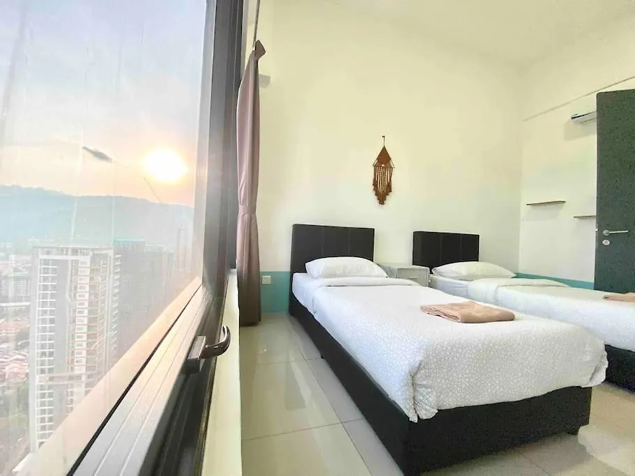 Tropicana 218 Macalister #Top Floor #Wideangleviews #Infinitypool #Georgetown #8Pax #3Br 2Bath #2Queen 4Single #Near Island Hospital #Quality Well Maintained #Private Host Appartement