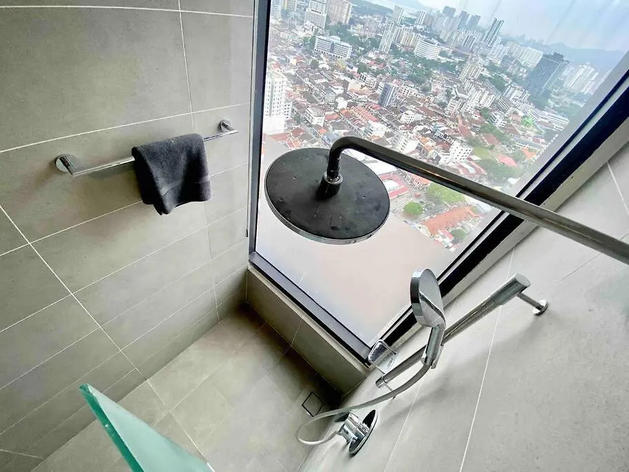 Tropicana 218 Macalister #Top Floor #Wideangleviews #Infinitypool #Georgetown #8Pax #3Br 2Bath #2Queen 4Single #Near Island Hospital #Quality Well Maintained #Private Host