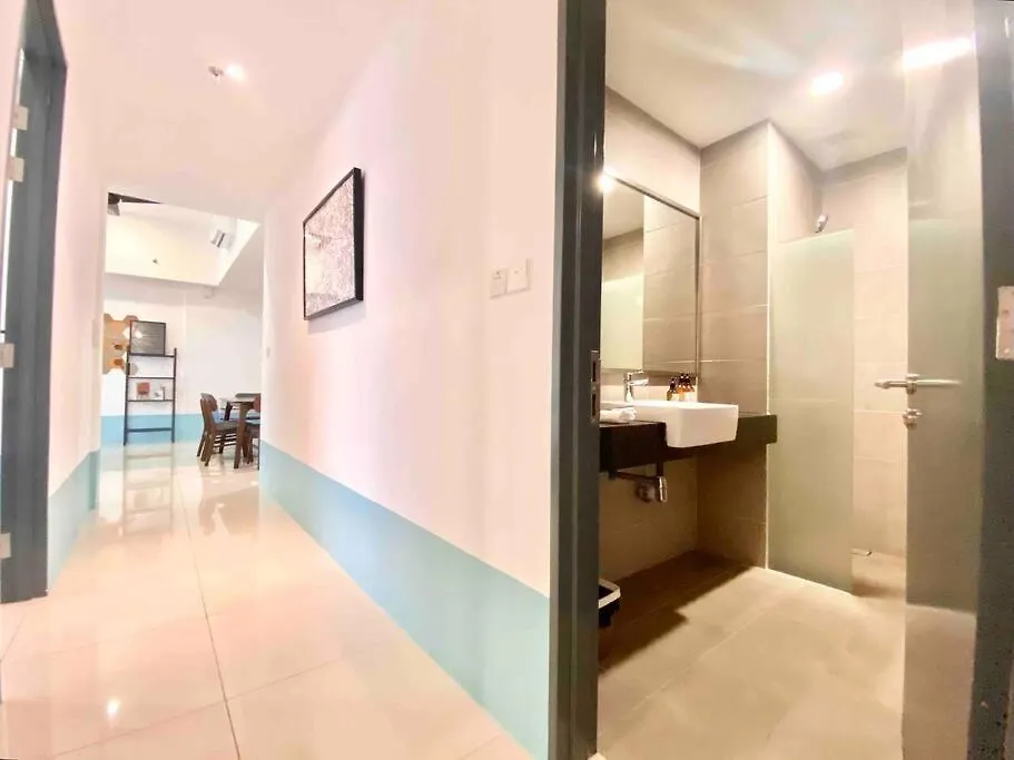 Tropicana 218 Macalister #Top Floor #Wideangleviews #Infinitypool #Georgetown #8Pax #3Br 2Bath #2Queen 4Single #Near Island Hospital #Quality Well Maintained #Private Host Appartamento