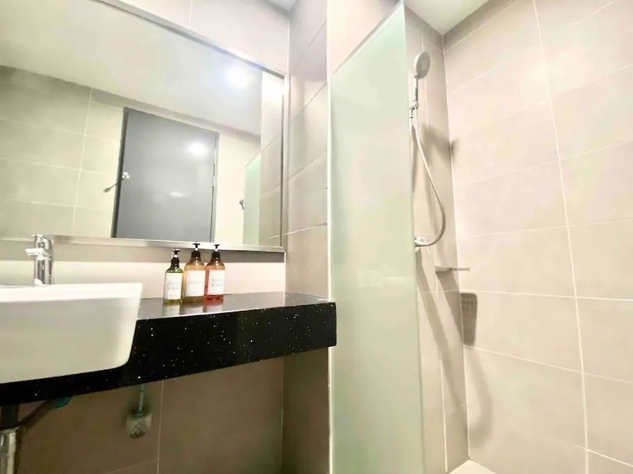 Appartamento Tropicana 218 Macalister #Top Floor #Wideangleviews #Infinitypool #Georgetown #8Pax #3Br 2Bath #2Queen 4Single #Near Island Hospital #Quality Well Maintained #Private Host Malesia