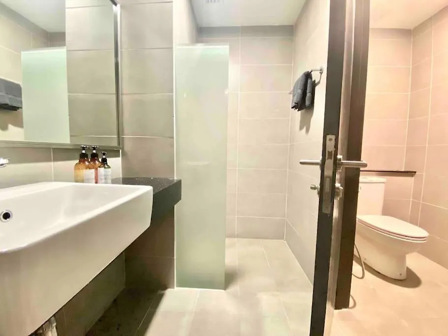 Appartamento Tropicana 218 Macalister #Top Floor #Wideangleviews #Infinitypool #Georgetown #8Pax #3Br 2Bath #2Queen 4Single #Near Island Hospital #Quality Well Maintained #Private Host